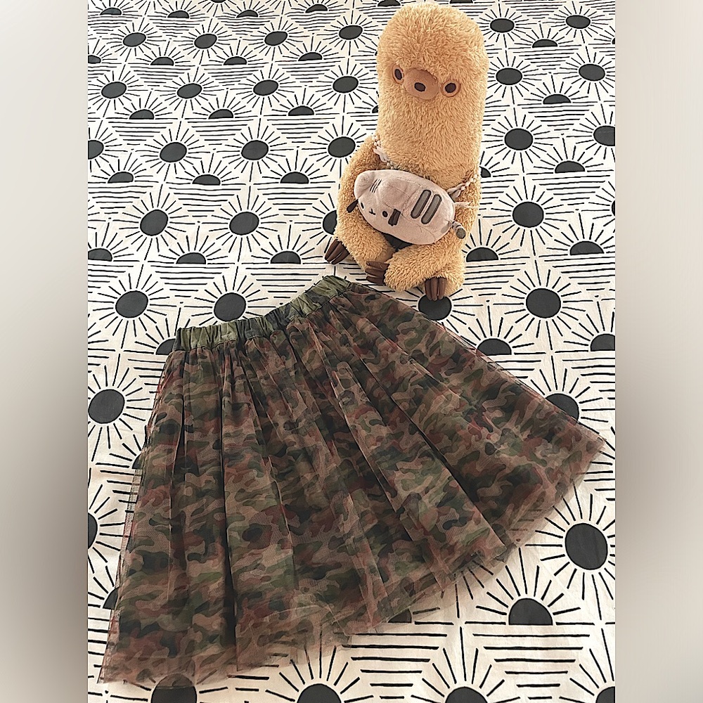 Cool and Stylish Girl’s Camo Denim w/Tulle Twirly Skirt (Sz 8-9)